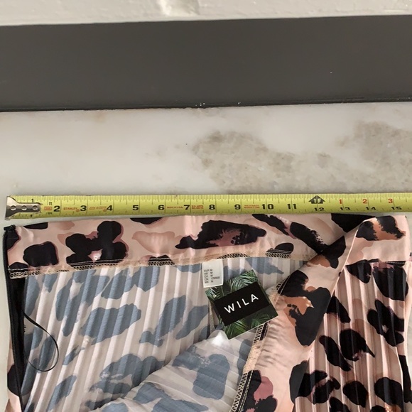 NWT High Waisted Leopard Pleated Skirt - Picture 11 of 11